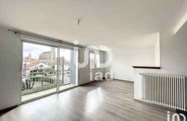 Apartment 3 rooms of 79 m² in Niort (79000)