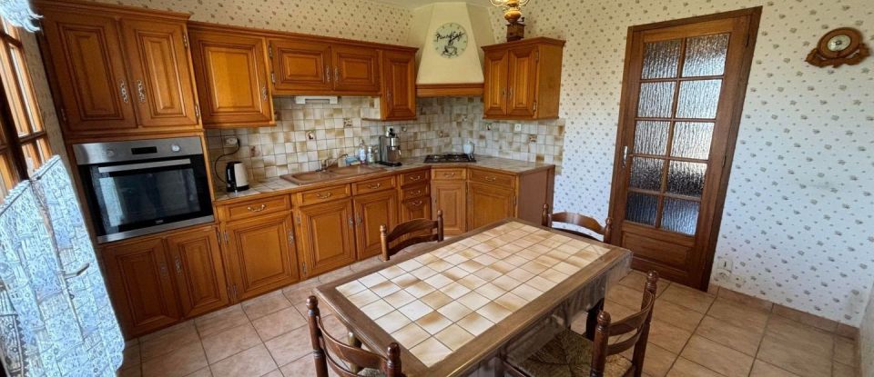 House 4 rooms of 106 m² in Les Ormes (86220)