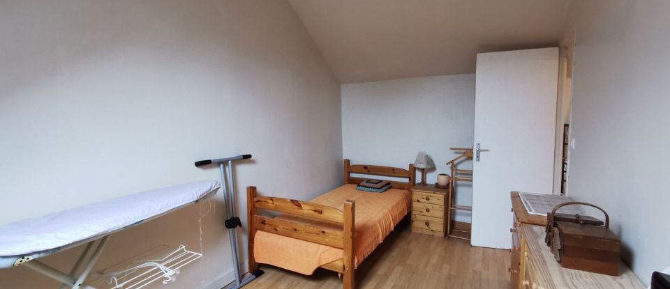 House 4 rooms of 80 m² in Bellenaves (03330)