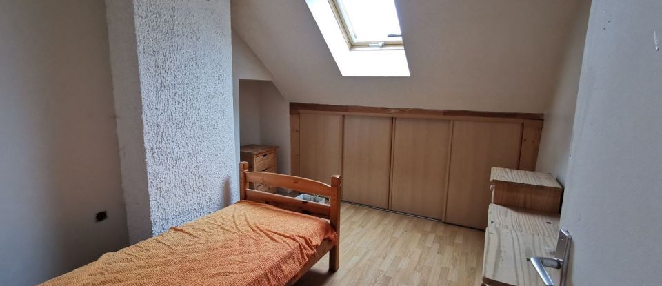 House 4 rooms of 80 m² in Bellenaves (03330)
