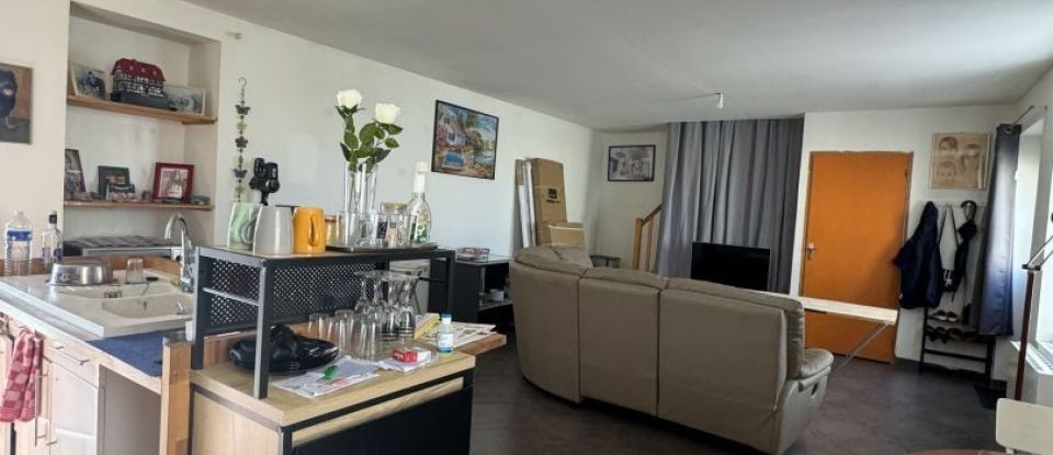 House 8 rooms of 81 m² in Charenton-du-Cher (18210)
