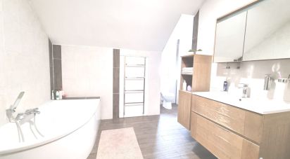 Maison 7 pièces de 160 m² à Quimper (29000)
