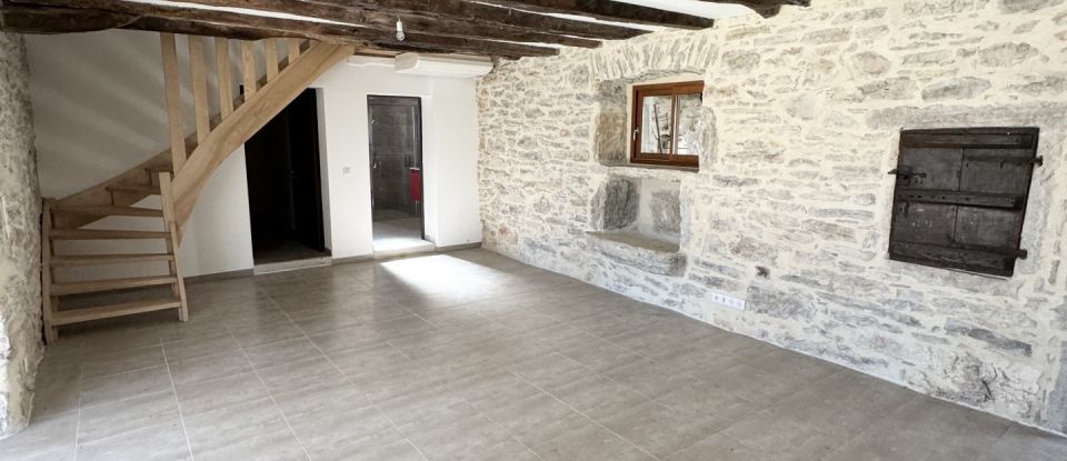 Maison traditionnelle 8 pièces de 183 m² à Brengues (46320)