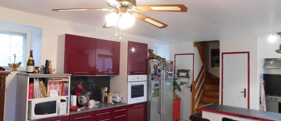 House 4 rooms of 111 m² in Bagnols (69620)
