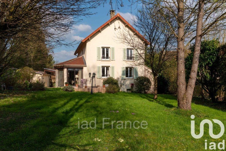 House 6 rooms of 138 m² in Auffreville-Brasseuil (78930)