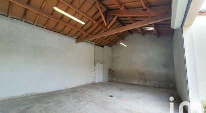 Parking/garage/box de 60 m² à Brie (16590)