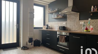 House 3 rooms of 84 m² in Niort (79000)