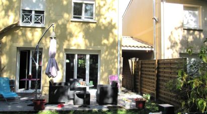 House 5 rooms of 82 m² in Pessac (33600)