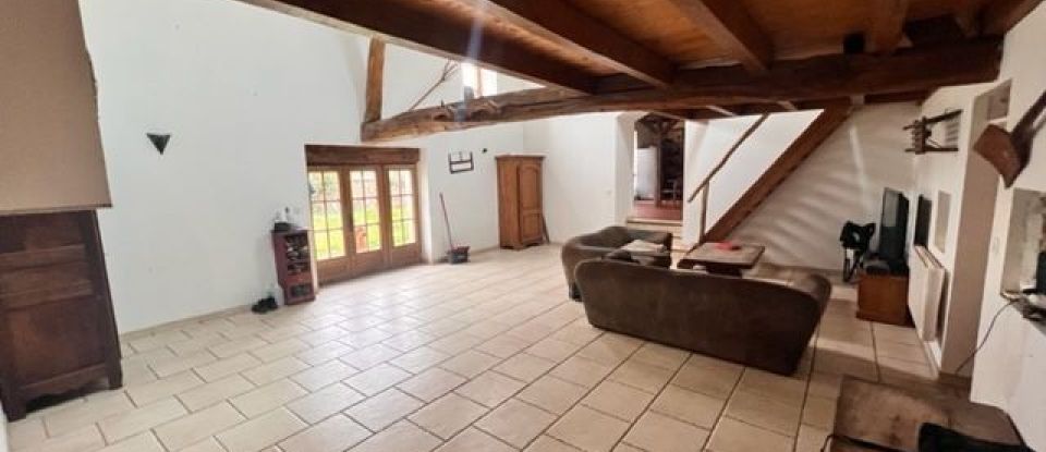 House 6 rooms of 180 m² in Nohant-Vic (36400)