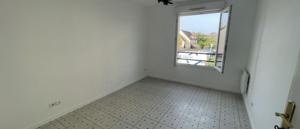 Appartement 3 pièces de 75 m² à Crèvecœur-le-Grand (60360)