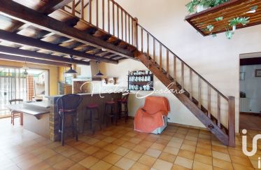 Traditional house 7 rooms of 227 m² in - (84130)
