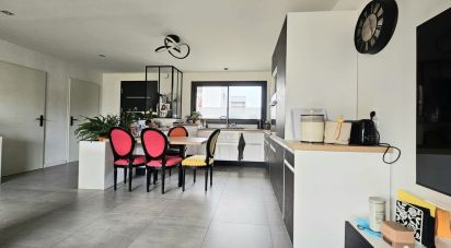 House 6 rooms of 109 m² in Pacé (35740)