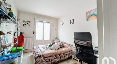 Apartment 3 rooms of 63 m² in La Rochelle (17000)