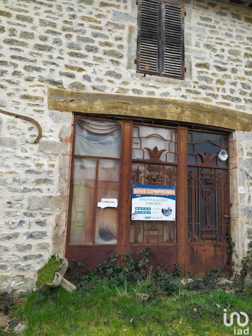 House 7 rooms of 155 m² in Saint-Sernin-du-Plain (71510)