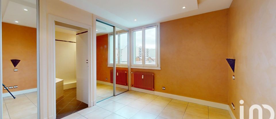 Appartement 4 pièces de 81 m² à Villeurbanne (69100)