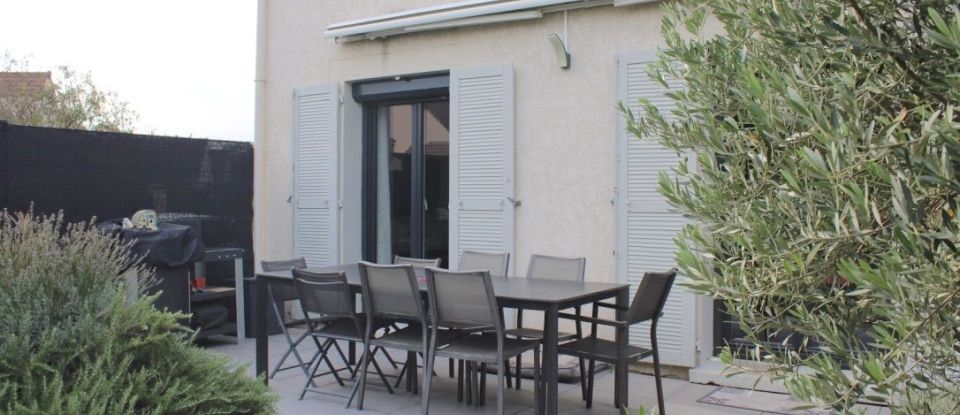 Maison 6 pièces de 108 m² à Mandres-les-Roses (94520)