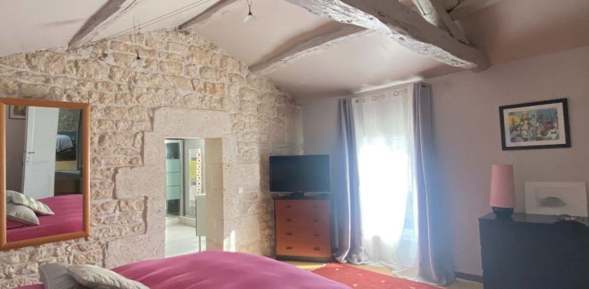 House 6 rooms of 194 m² in Angoulême (16000)