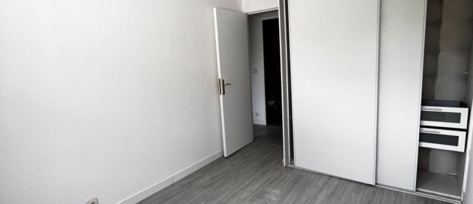Apartment 3 rooms of 59 m² in Savigny-le-Temple (77176)