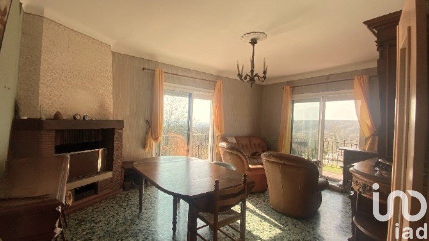 Traditional house 6 rooms of 155 m² in Sauvagnon (64230)