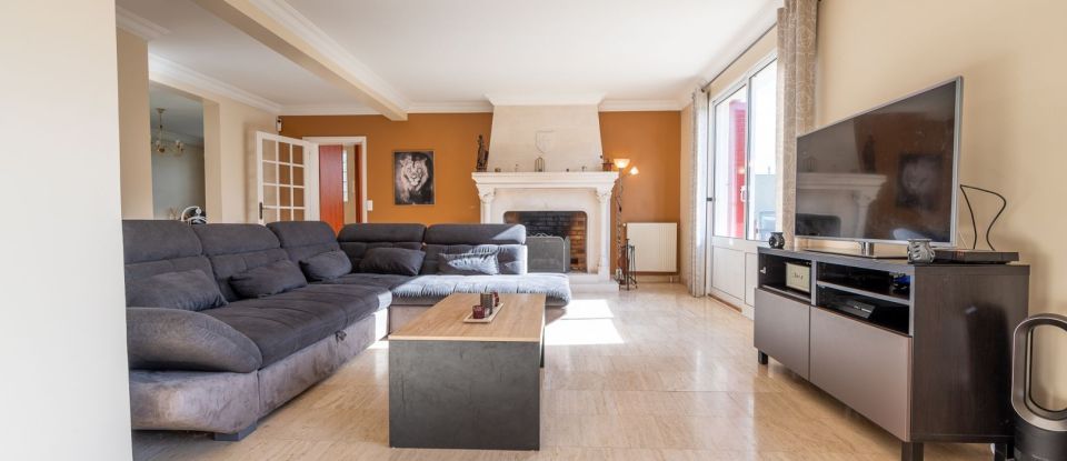 Maison 7 pièces de 189 m² à Villepreux (78450)