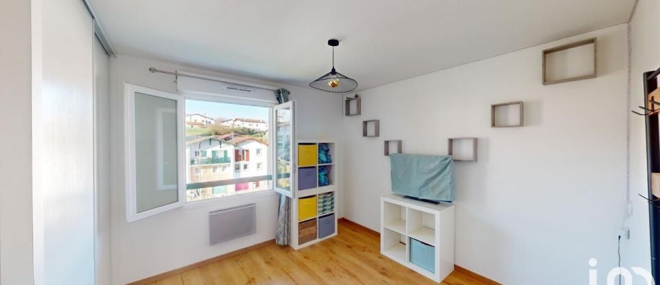 Apartment 4 rooms of 92 m² in Larressore (64480)