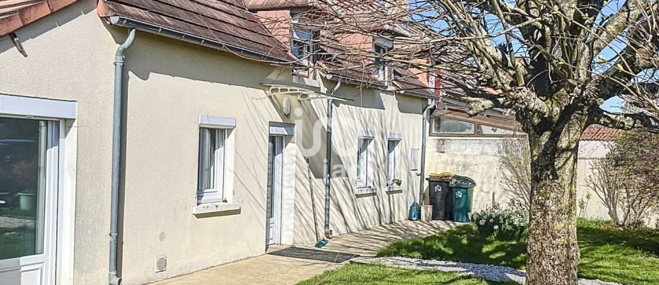 House 5 rooms of 101 m² in Arçay (18340)