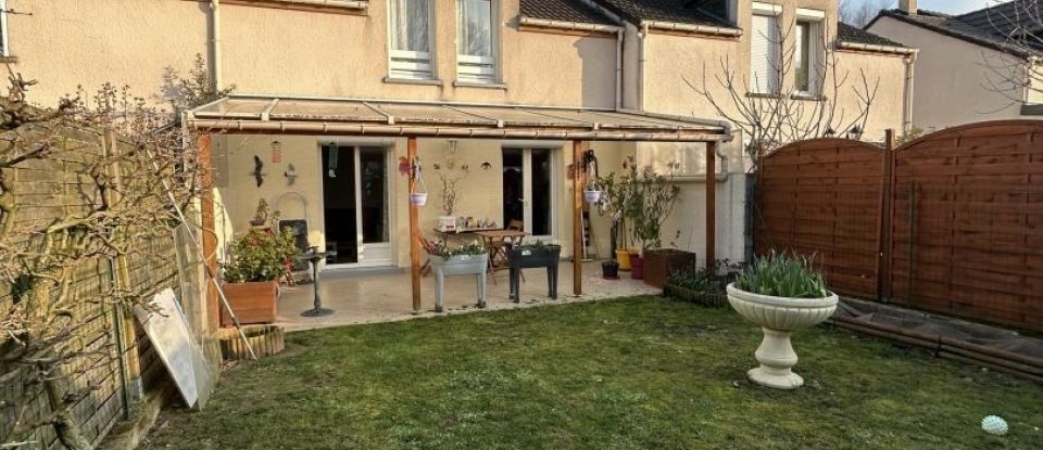 House 4 rooms of 88 m² in Lieusaint (77127)