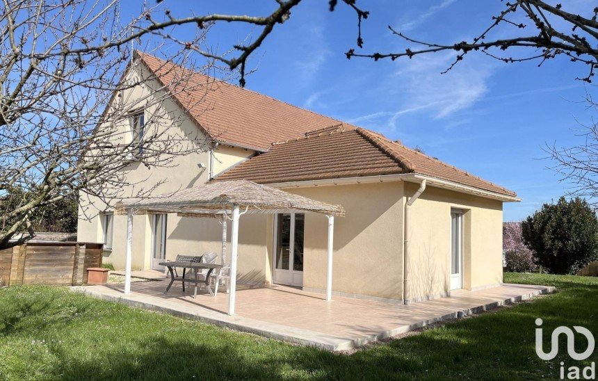 Maison 9 pièces de 324 m² à Châtellerault (86100)
