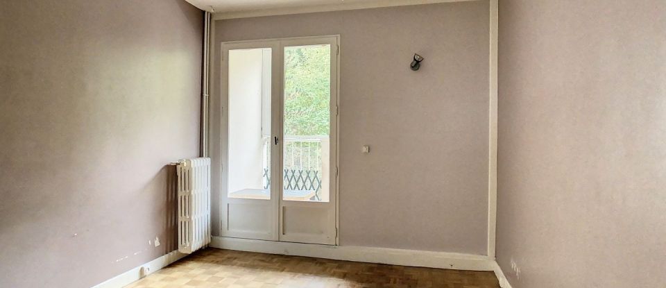 Apartment 4 rooms of 77 m² in Saint-Cyr-l'École (78210)