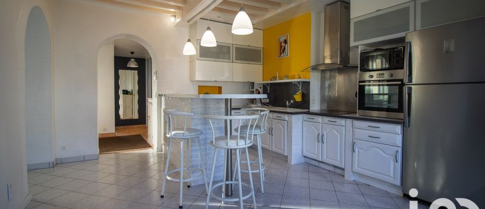 Town house 8 rooms of 193 m² in Gravigny (27930)