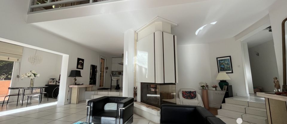 Architect house 4 rooms of 172 m² in Cubzac-les-Ponts (33240)