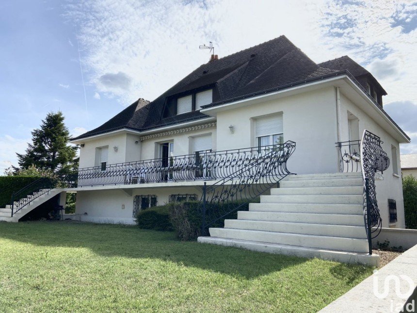 Maison 10 pièces de 250 m² à Amboise (37400)