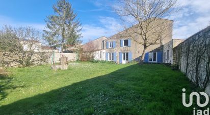 House 5 rooms of 158 m² in Saint-Jean-d'Angély (17400)