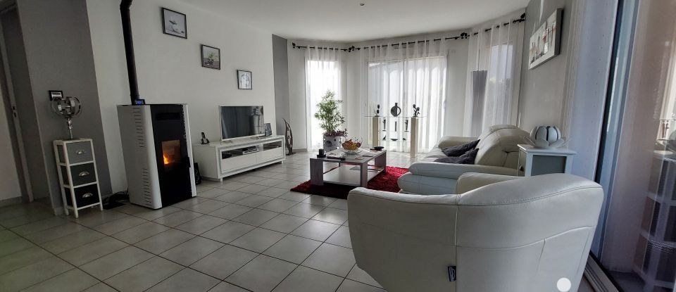 House 6 rooms of 157 m² in Arzal (56190)