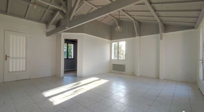 Maison 4 pièces de 82 m² à Saint-Louis-de-Montferrand (33440)