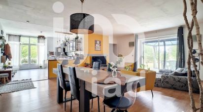 House 5 rooms of 148 m² in Lugny-Champagne (18140)
