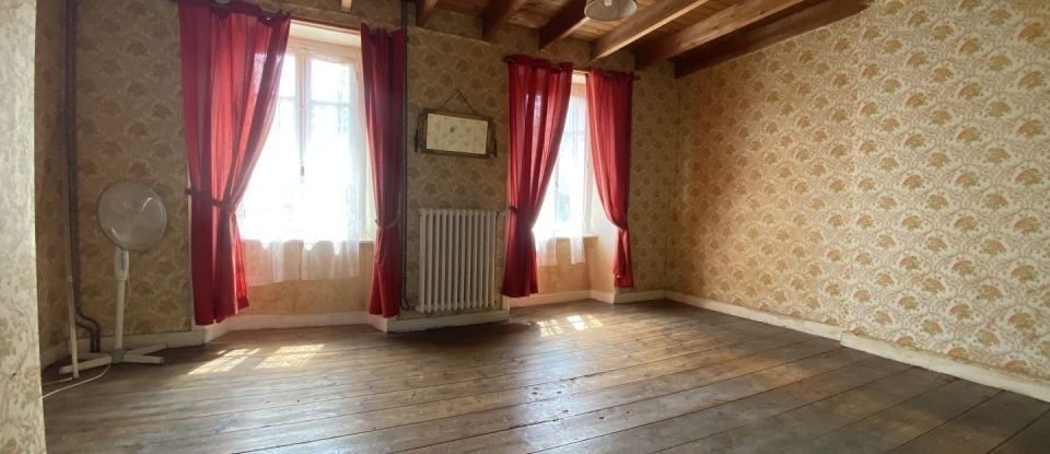 House 6 rooms of 136 m² in Le Mesnil-Aubert (50510)