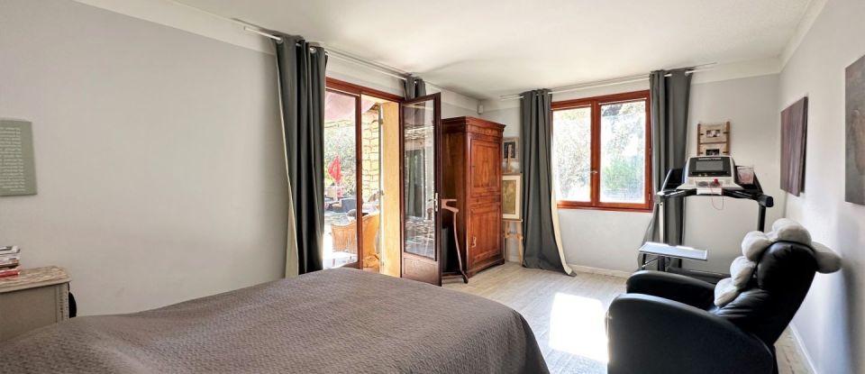 Maison 6 pièces de 138 m² à Castillon-du-Gard (30210)