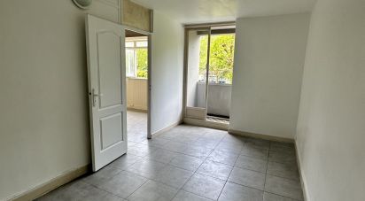 Apartment 3 rooms of 53 m² in Saint-Denis (93200)
