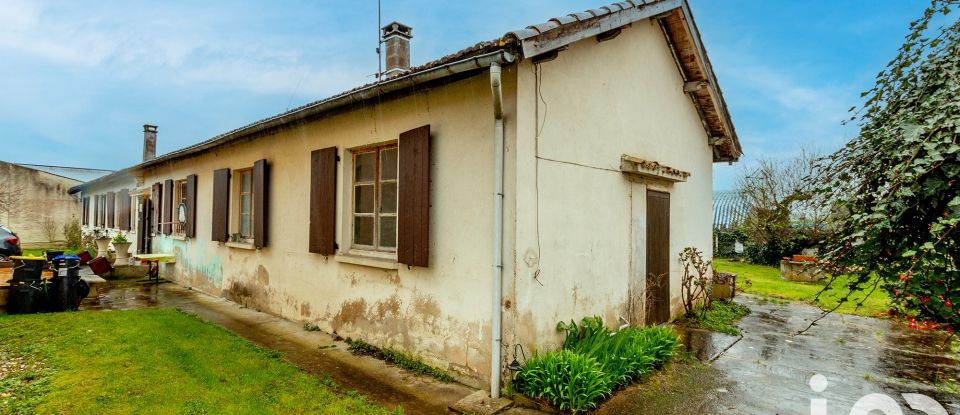Maison traditionnelle 8 pièces de 243 m² à Creysse (24100)