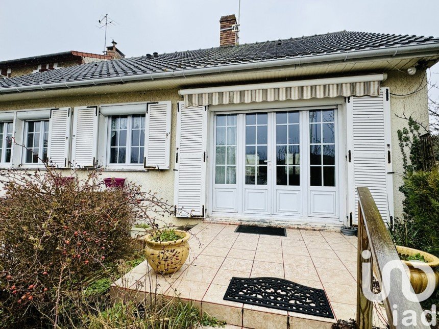 Traditional house 4 rooms of 77 m² in Villeneuve-le-Comte (77174)