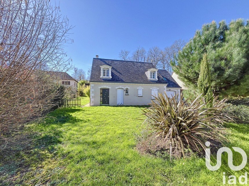 House 8 rooms of 173 m² in Amboise (37400)