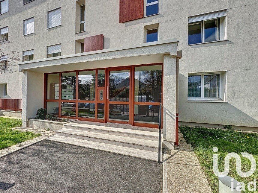 Apartment 3 rooms of 63 m² in Saint-Michel-sur-Orge (91240)