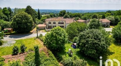 Country house 7 rooms of 206 m² in Rouzède (16220)