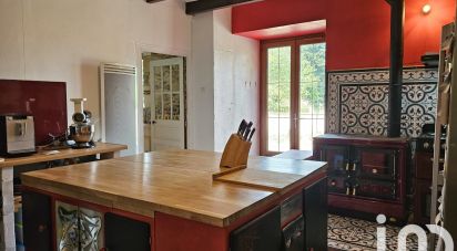 Country house 7 rooms of 206 m² in Rouzède (16220)