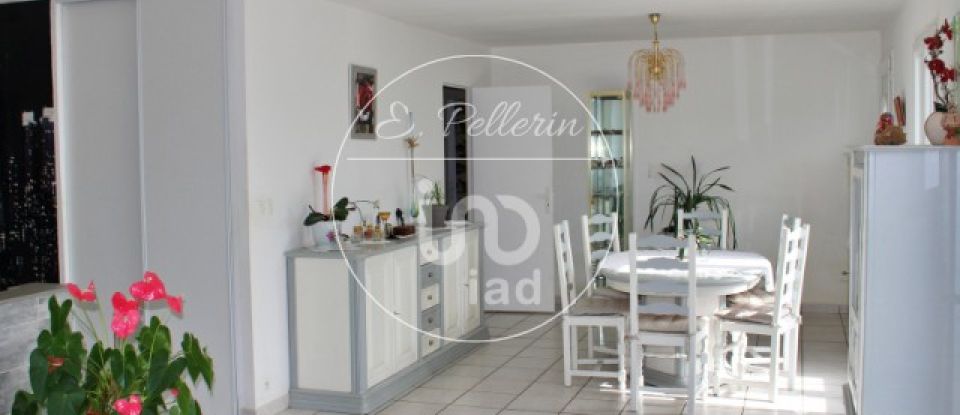 House 5 rooms of 103 m² in Soulignonne (17250)