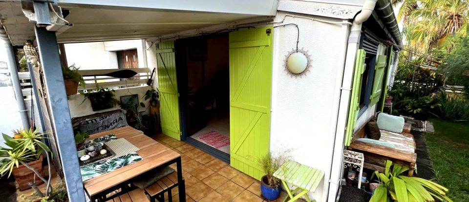 House 9 rooms of 217 m² in Saint-Paul (97434)