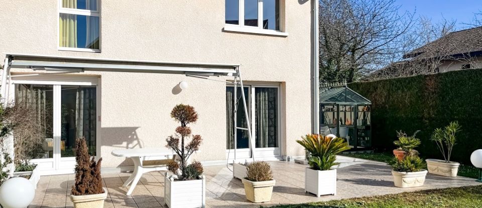 House 4 rooms of 126 m² in Divonne-les-Bains (01220)