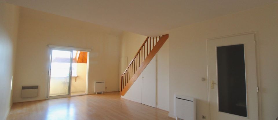 Apartment 3 rooms of 74 m² in Le Mans (72000)