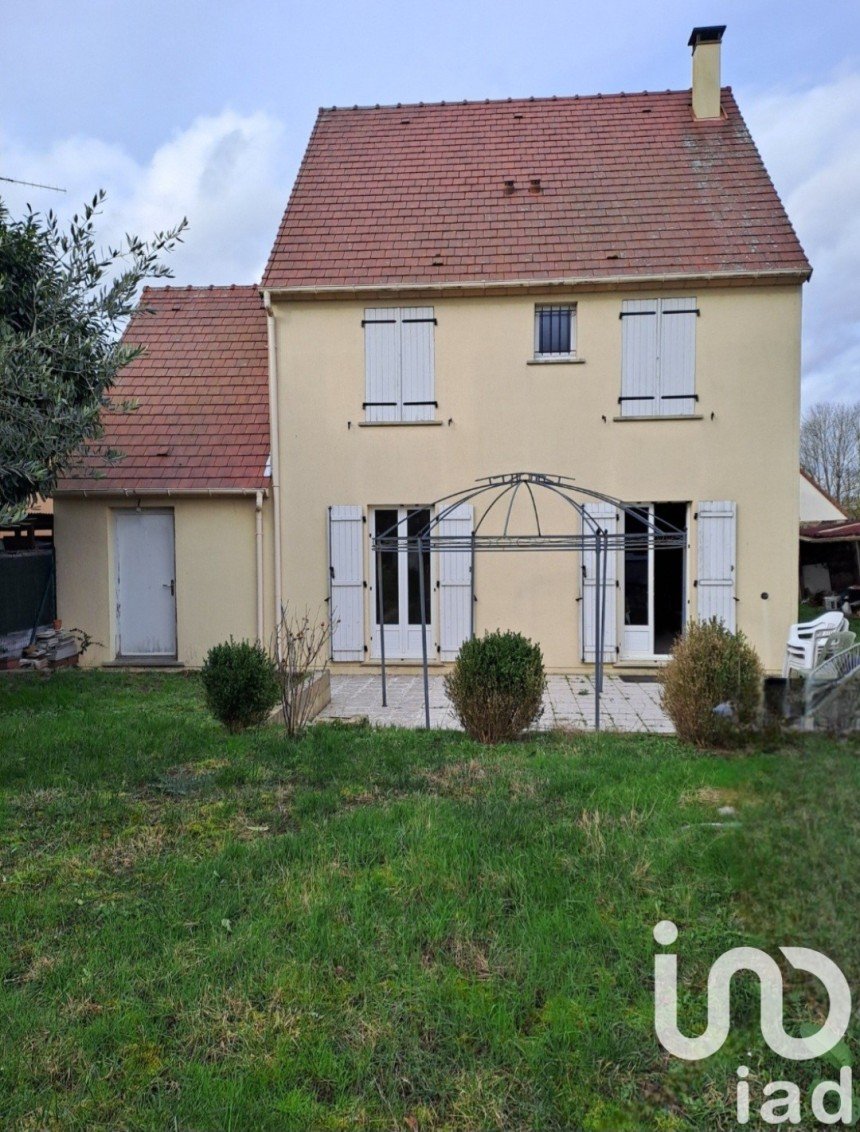 House 6 rooms of 107 m² in Villers-Cotterêts (02600)
